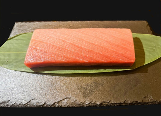 【極上品】アイルランド産　天然本鮪中トロ１柵